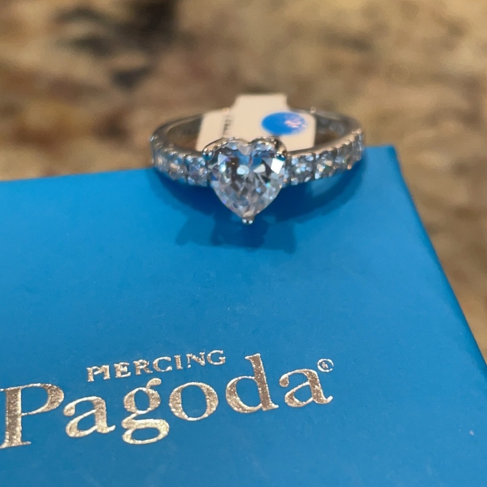 ❤️❤️NWT SS heart shaped CZ promise ring ❤️❤️